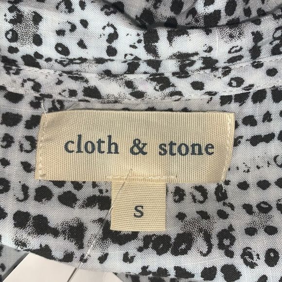 Anthropologie Cloth & Stone Small Black/White Key Hole Neckline Curved Hem Top - Picture 4 of 7